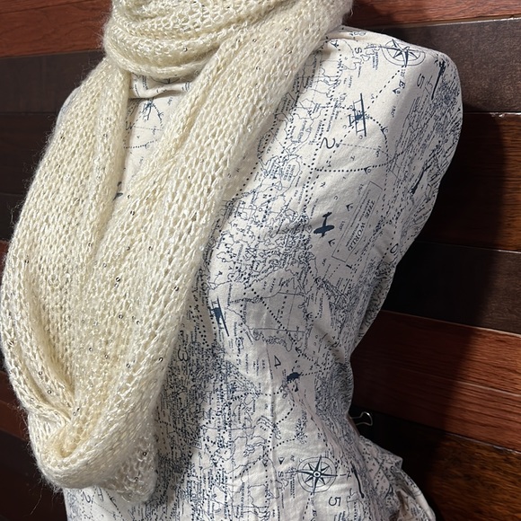 No Brand Super Soft Sparkly Infinity Scarf - Picture 2 of 4